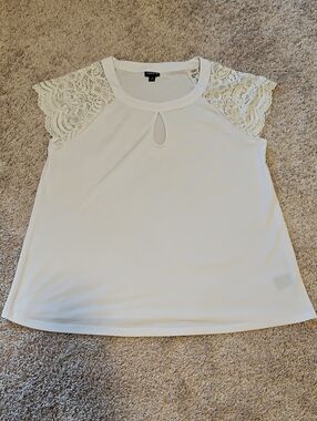 torrid White Lace Sleeve Keyhole Cap Sleeve Top